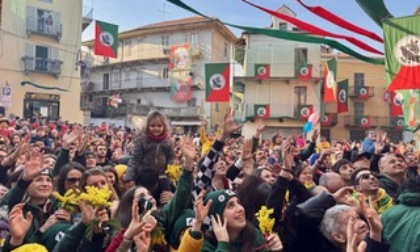 Carnevale di Ivrea 2025: tradizione, colori e grande partecipazione per il penultimo weekend