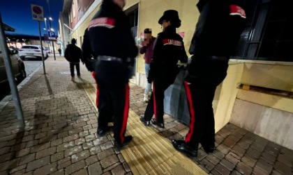 Rapina in stazione a Chivasso, cinque denunciati