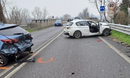 Schianto all'imbocco della Tangenziale: quattro persone trasferite in ospedale