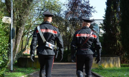 Si barricano in casa e minacciano di appiccare il fuoco: arrestati durante lo sfratto