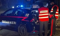 Viola il divieto di avvicinamento all'ex moglie, arrestato