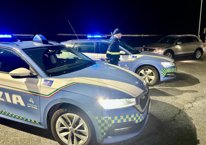 Auto contromano sull’autostrada A26: fermata dalla Polstrada di Alessandria
