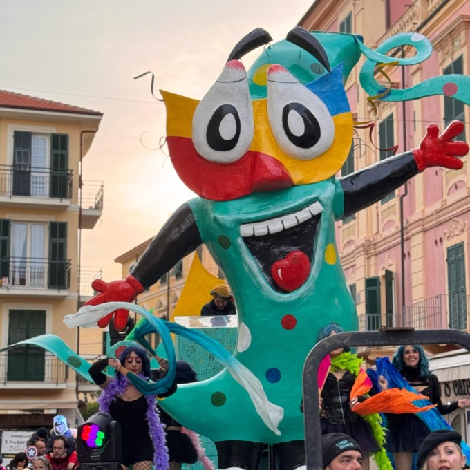 Carnevale Diano Marina, sfilata carri anticipata la mattina per maltempo