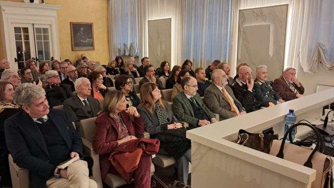 Commissari: un emozionante libro sulla vita del poliziotto