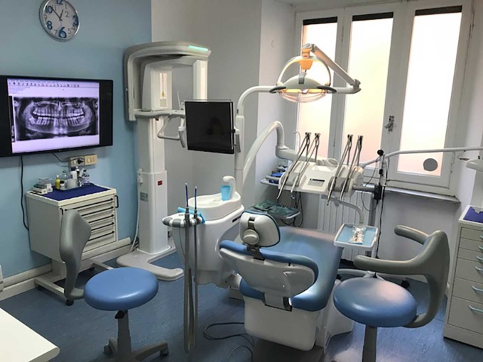 Dentista di San Donà condannato per esercizio abusivo della professione