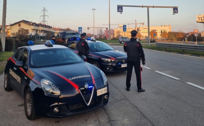 Evade dai domiciliari: inseguimento coi Carabinieri e nuovo arresto