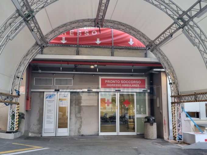 Flash mob al Pronto Soccorso di Imperia contro le aggressioni sulle operatrici della sanità
