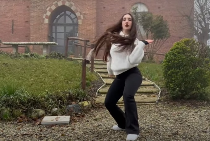 Nicole Petrillo: talento della danza vercellese protagonista di un video