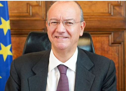 Nuova targa per Ramelli a Milano, contestato il ministro Valditara: “Fuori i fascisti dalle scuole”