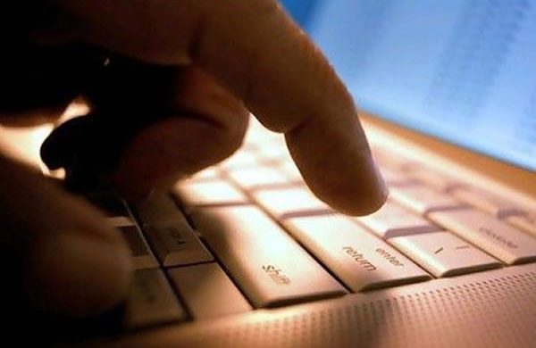 Truffa coppia di pensionati con un falso investimento online: denunciato il responsabile