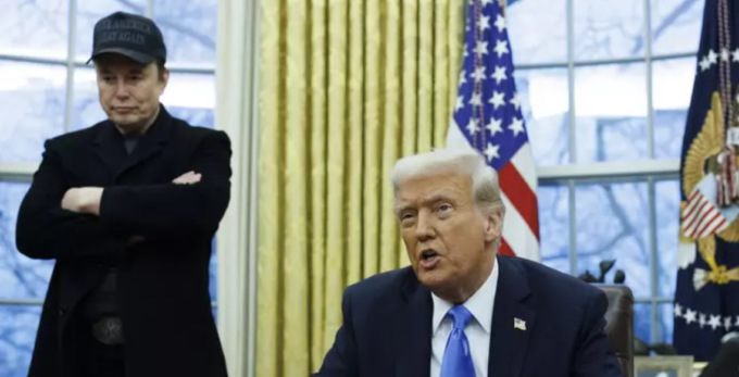 Trump striglia per la prima volta Musk: “Deve usare il bisturi, non l’accetta. E non ha potere sui licenziamenti”
