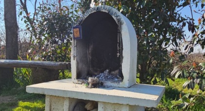 Vandalizzata e bruciata la Madonnina di Passirano