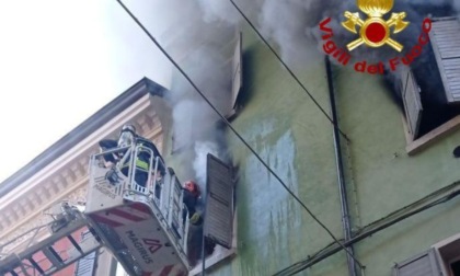 A fuoco un appartamento nella centrale via Ganaceto