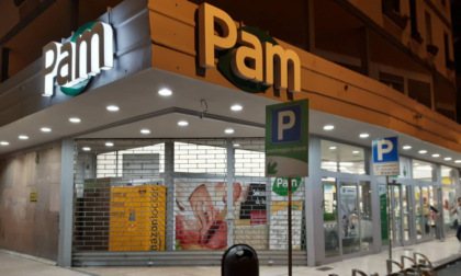 Ancora una tentata rapina nel supermercato Pam, 38enne bloccato dopo aver rubato bottiglie di birra