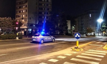Arrestato mentre tenta di rubare dentro ad auto in sosta