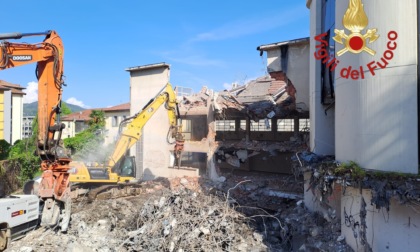 Demolizione di un fabbricato dismesso, l’intervento dei Vigili del fuoco