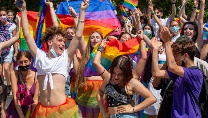 Generazione Sanremo aderisce al Sanremo Pride 2025