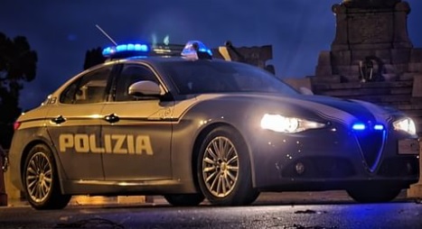 Nascondeva 23 grammi di hashish in auto: 21enne multato