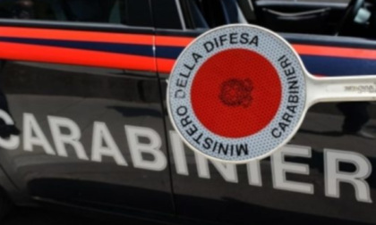 Ordine di allontanamento per un 28enne e ritrovata un'auto rubata