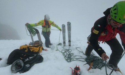 Tragico incidente sul Monviso: scialpinista precipita e muore al Colle delle Traversette