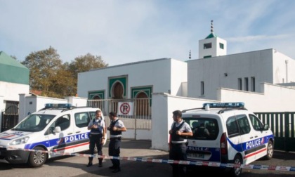 Uccise un giovane in una moschea in Francia: arrestato a Pistoia