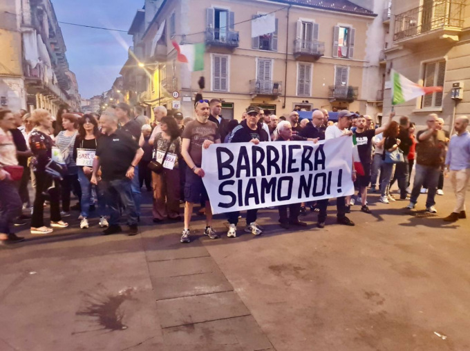 Barriera scende in strada: “Basta degrado nel quartiere”