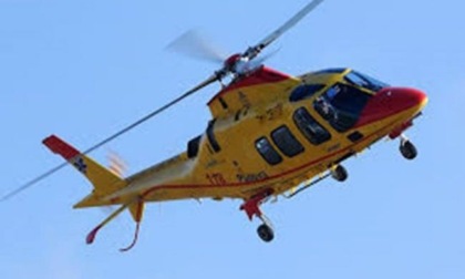 Cade da sei metri in cantiere, grave 34enne