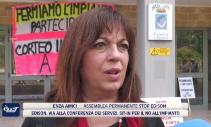 Edison. Via alla Conferenza dei servizi. Il sit-in sotto la Provincia: "No all'impianto" - VIDEO