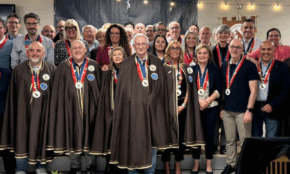Grande tapulonata di primavera a Borgomanero: in 120 con le gambe sotto al tavolo