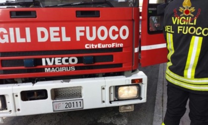 Incendio in un appartamento a Novara: all’interno un giovane ferito