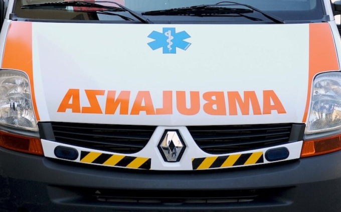 Infortunio sul lavoro, uomo in ospedale