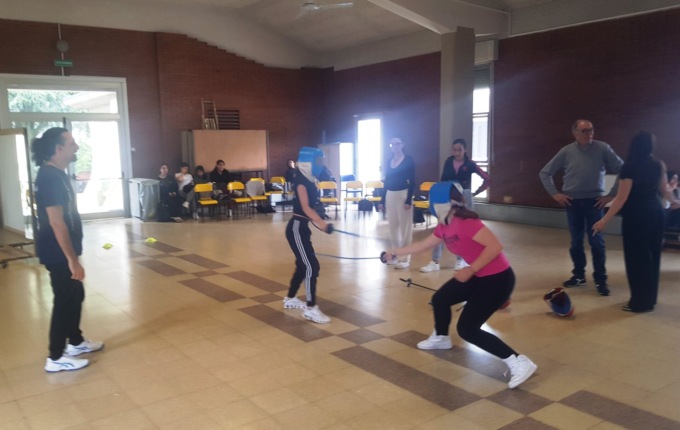 La scherma entra a scuola: lezione pratica e teoria al Liceo Campanella