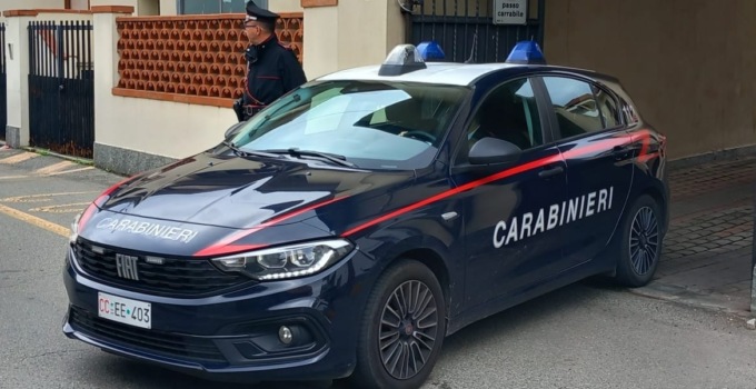 Leini, picchia i vicini con una mazza da baseball dopo una lite: arrestato