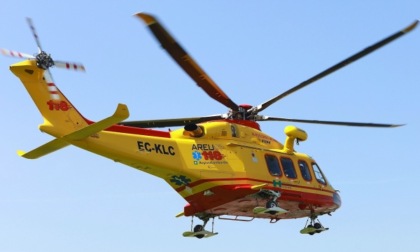 Oggiono: 57enne in condizioni critiche dopo uno scontro tra moto furgone