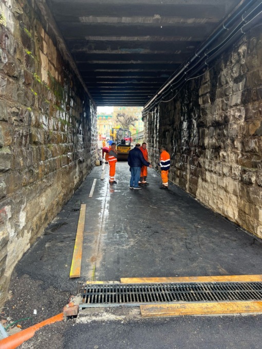 Sottopasso di via Rosselli a Rapallo chiuso per lavori di asfaltature