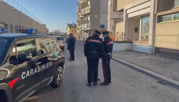 Viareggio, lite in strada per una precedenza: 45enne preso a catenate finisce in ospedale