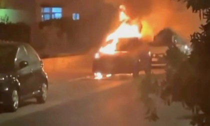 Auto a fuoco in via Cicerone