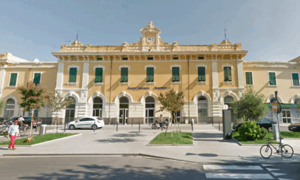Donna aggredisce capotreno e carabinieri, denunciata 30enne a Sestri