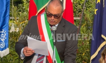 Il sindaco Perri ha scelto la piazza per riunire il primo Consiglio comunale