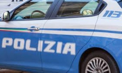 Si fingono sorde e chiedono denaro a favore di associazioni di volontariato