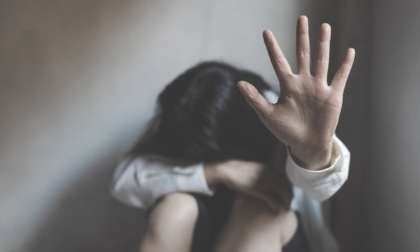 Aggredisce per l'ennesima volta la moglie, la figlia 12enne chiama i Carabinieri