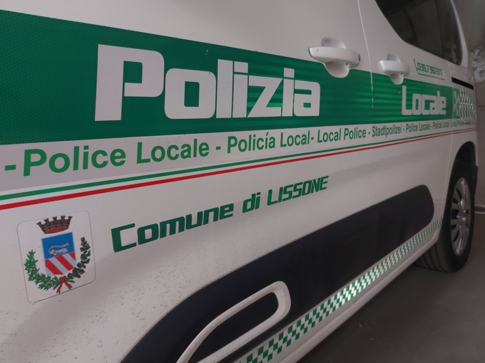 Carne andata a male e sporcizia, chiuso un minimarket