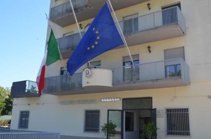 Cocaina in pizzeria: scoperta della Guardia di Finanza durante controlli sul lavoro nero