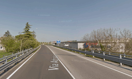 Coppia di biker travolta da un camion a Jesolo: morti i 59enni Manuela e Davide