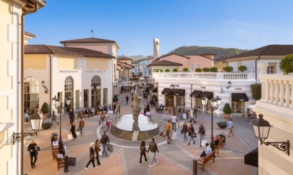 Da domani partono i saldi estivi: orario prolungato al Serravalle Designer Outlet nei weekend