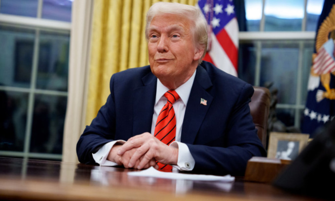 Dazi, Trump tende una mano all’Europa: “Ora sono gentili, potremmo fare un accordo, ma sarà diverso dal passato”