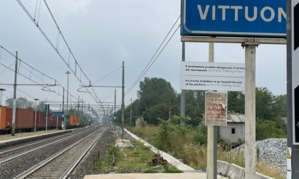 Donna di 54 anni muore travolta da un treno: indaga la Polizia Ferroviaria