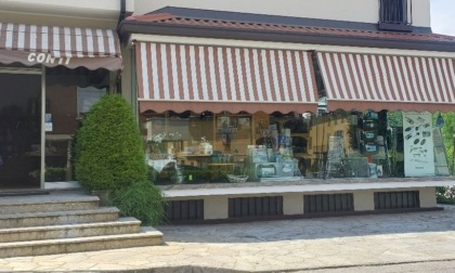 Dopo quasi quarant'anni vanno in pensione gli storici negozianti Conti