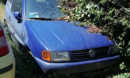 Persiste il problema delle auto abbandonate a Bergamo: «Si agisca in tempi rapidi»