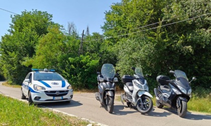 Scovati tra le sterpaglie tre ciclomotori rubati